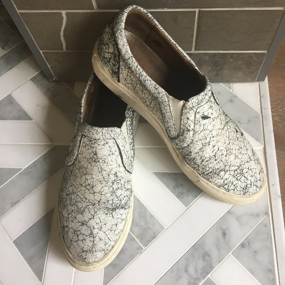 *SOLD ELSEWHERE* Kenneth Cole Slip On Sneaker